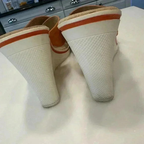 Adrienne vittadini wedge suede sandals burnt orange size 10 - Picture 4 of 9